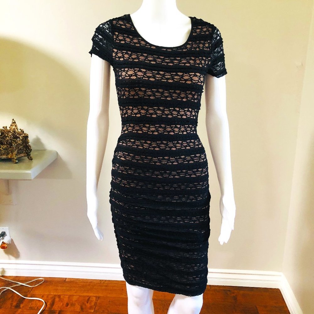 Bcbg MAXAZRIA BLACK STRETCH LACE, CAP SLEEVES AND RUCHING SIZE XS